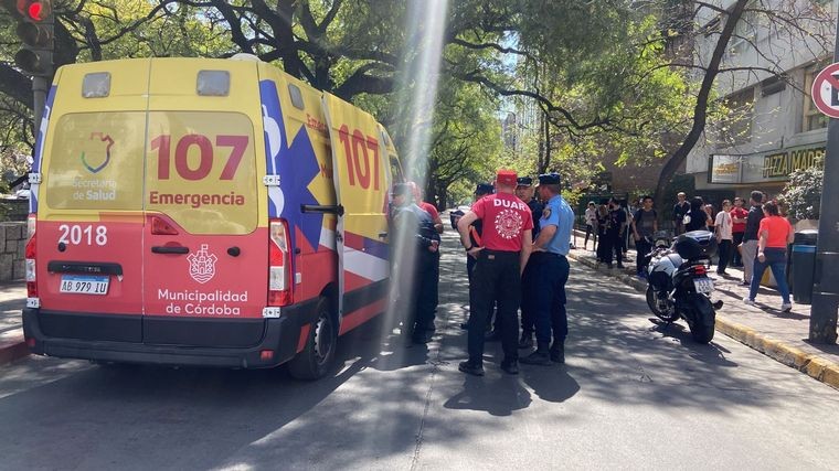 Rescatan a un hombre que cayó al cauce de la Cañada | Córdoba