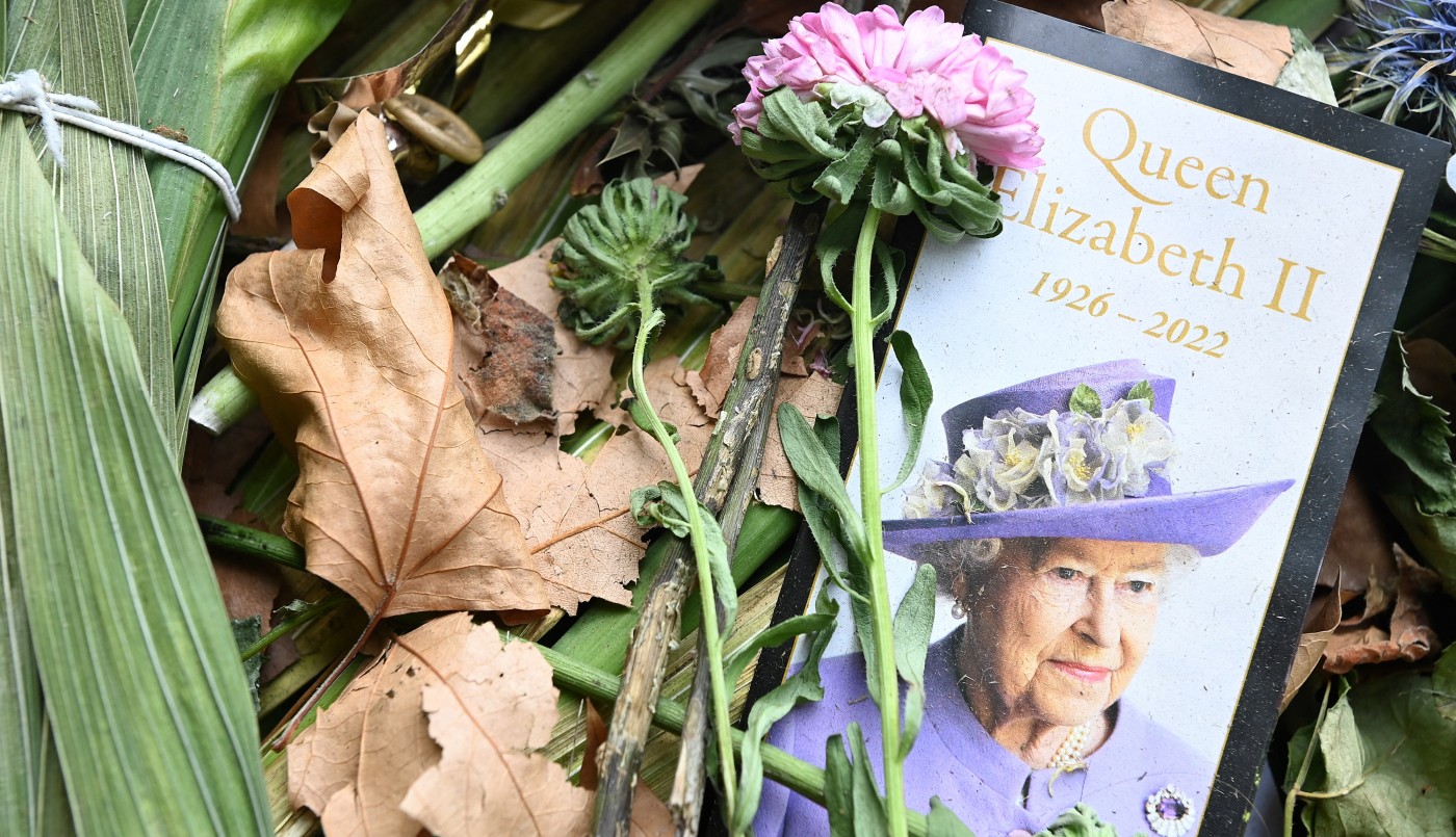 Un hombre terminó preso tras acercarse al féretro de la Reina Isabel II: quería chequear si estaba viva | Internacionales