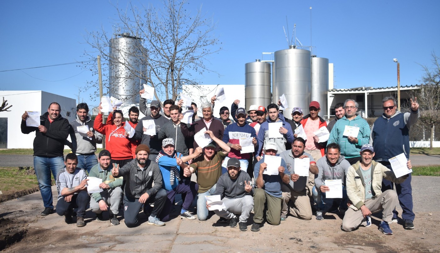 Empresa láctea despidió a todos los empleados que bloqueaban su planta y se quedó con la mitad del personal | Actualidad