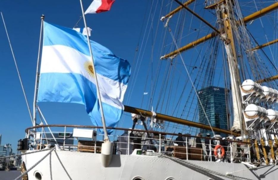 Tras la conciliación obligatoria, se espera que la Fragata Libertad entre a puerto | Actualidad