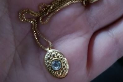 Le robaron el único recuerdo que le quedaba de su hija que murió atropellada | Actualidad