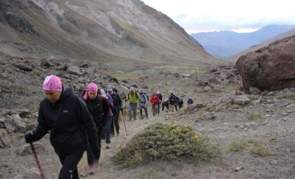 Recuperadas de cáncer de mama y sus médicos se unen para una travesía en los Andes | Actualidad