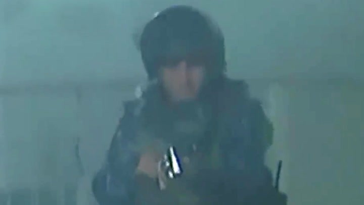 El policía que le disparó al camarógrafo aseguró que no vio "hacia dónde disparaba" | Deportes