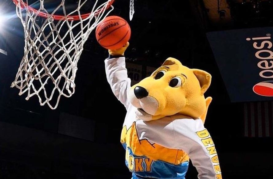 Escándalo en la NBA: una mascota cobra el tiple que la mejor jugadora de la liga femenina | Deportes