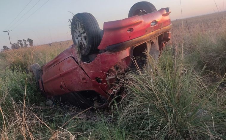 Un joven de 19 años falleció tras un vuelco cerca de Vicuña Mackenna | Córdoba