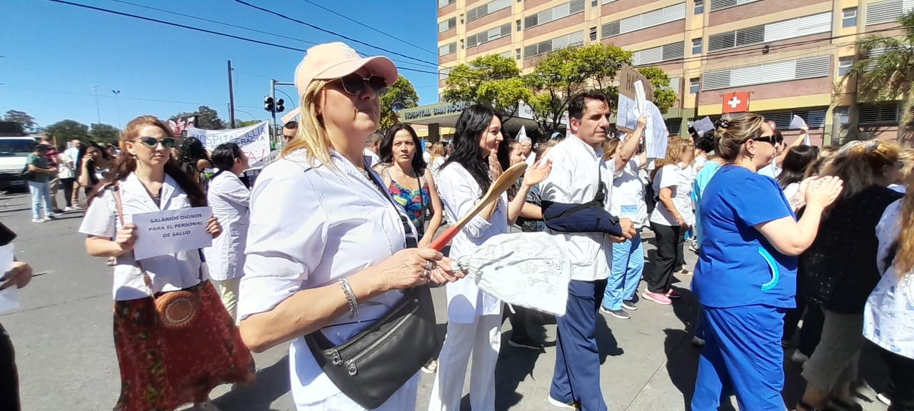 Masiva marcha de trabajadores de la salud en Córdoba | Córdoba