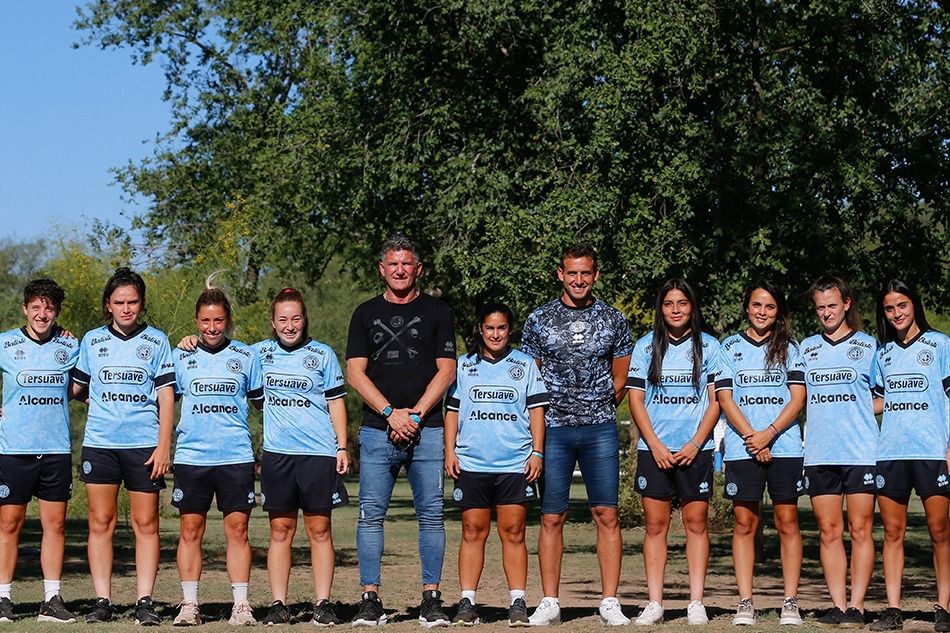 Belgrano firmó los primeros contratos profesionales con sus jugadoras | Deportes