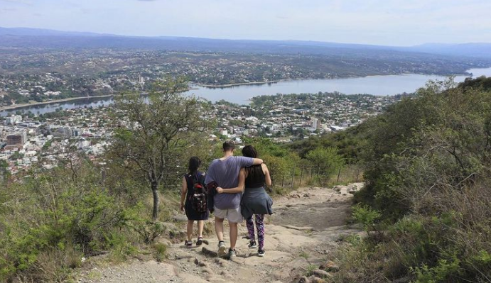 Cerro La Cruz, una niña se descompensó y rodó escaleras abajo | Córdoba