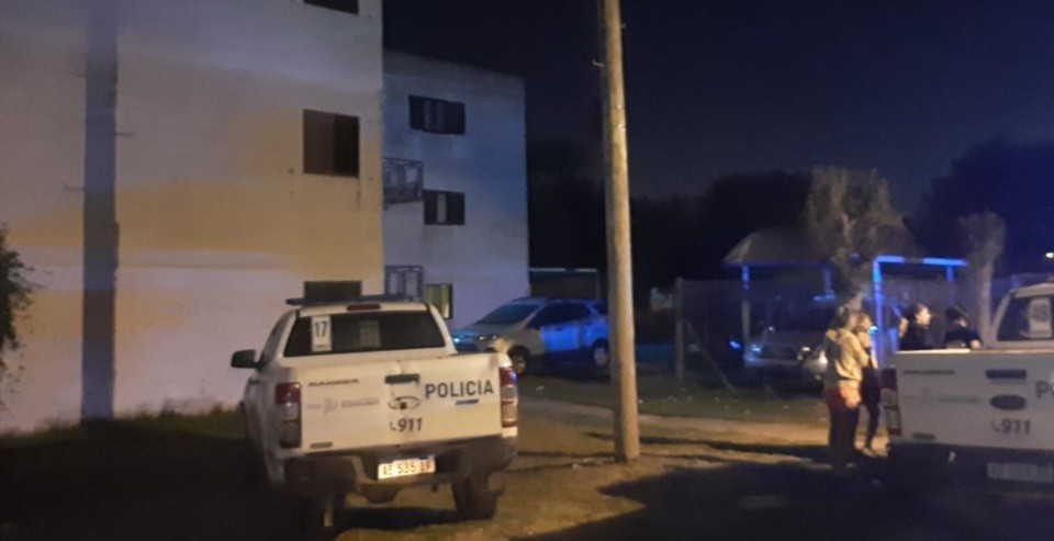 Horror en La Plata: hallaron a un hombre asesinado, con los genitales amputados y detuvieron a su esposa | Actualidad