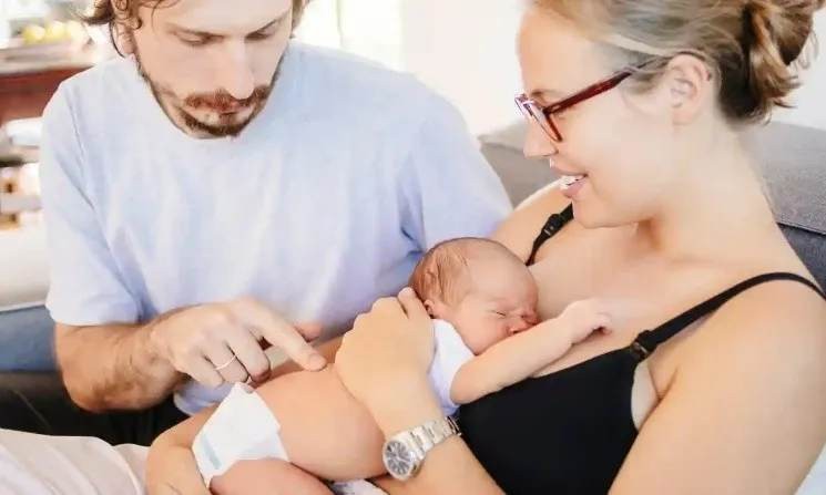 Mujeres rusas eligen parir en la Argentina: "Muy buena atención médica y mucho más barato" | Salud