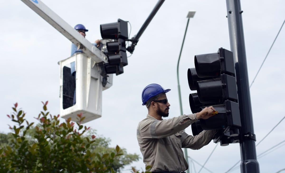 Otro operario sufrió heridas mientras trabajaba en un semáforo | Córdoba