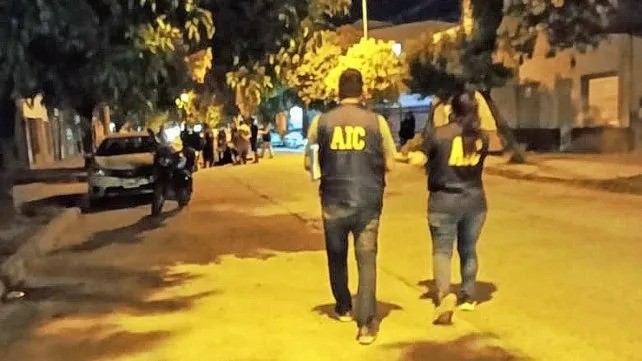 Narcos acribillaron con siete tiros la sede de la Agencia de Investigación Criminal en Rosario | Actualidad