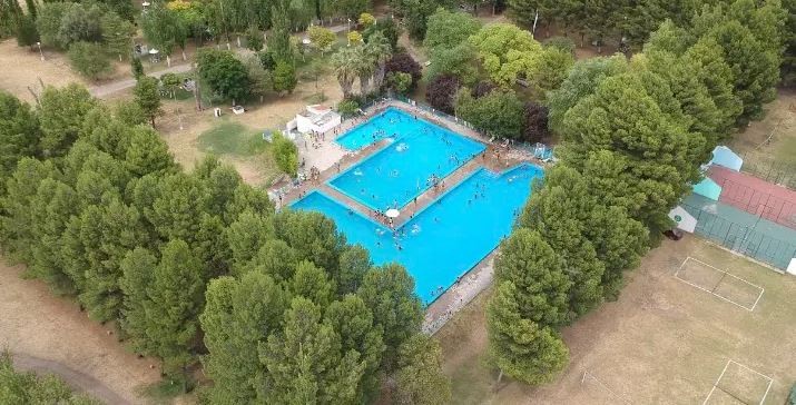 Detienen a un hombre acusado de haber abusado de tres menores en una pileta de natación | Actualidad