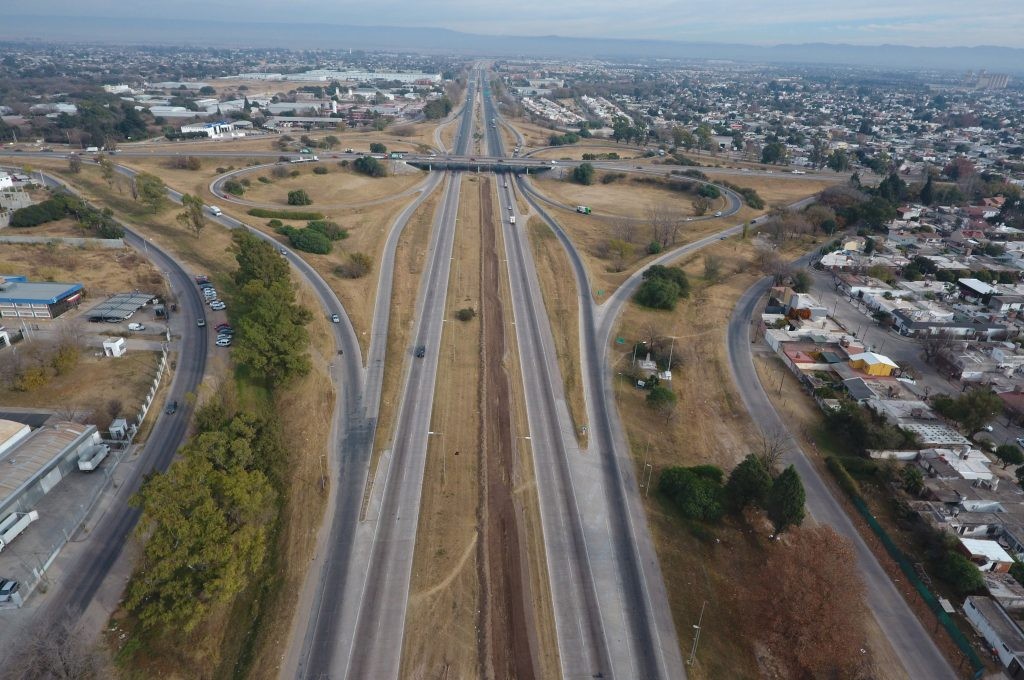 Un taxista murió tras caer a un desagüe de la avenida Circunvalación | Córdoba