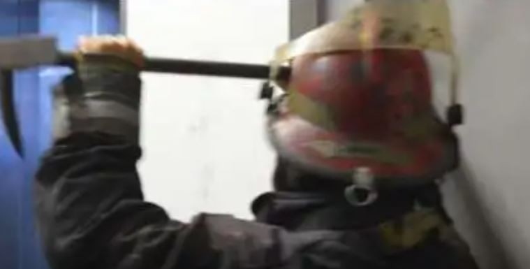 Un ascensor cayó del quinto piso de un edificio en Mendoza: dos jóvenes resultaron heridos | Actualidad