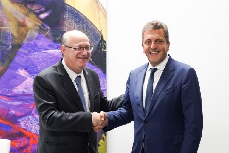 Massa firmó con el BID un acuerdo de financiamiento por 235 millones de dólares | Actualidad