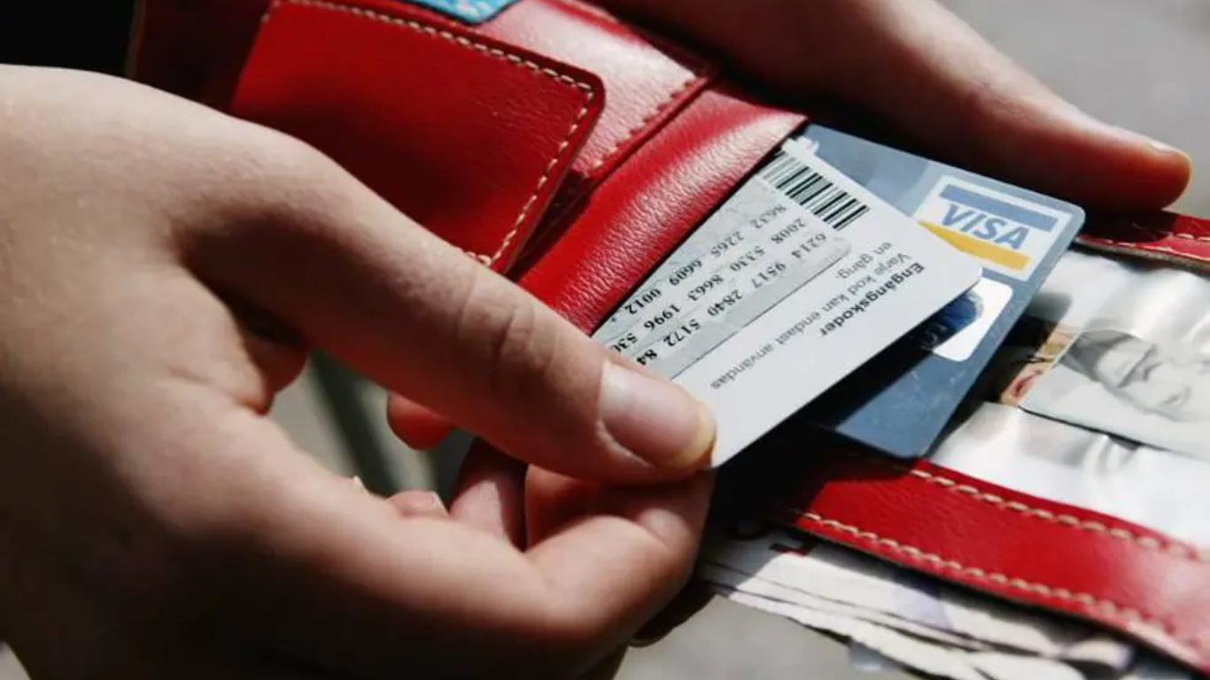 La invitaron a una reunión, le robó la tarjeta de crédito a la anfitriona y salió de compras | Actualidad