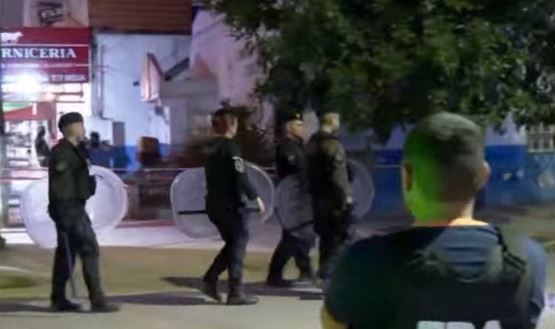 Motín en una comisaría de Moreno: tienen a un policía como rehén | Actualidad