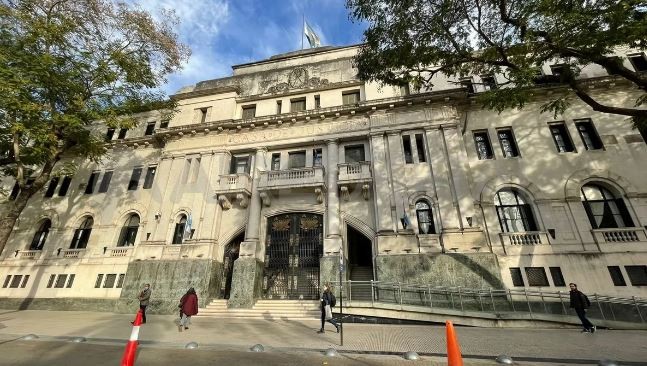 Condenaron a un médico por sedar y abusar de una mujer que conoció en Tinder en Santa Fe | Actualidad