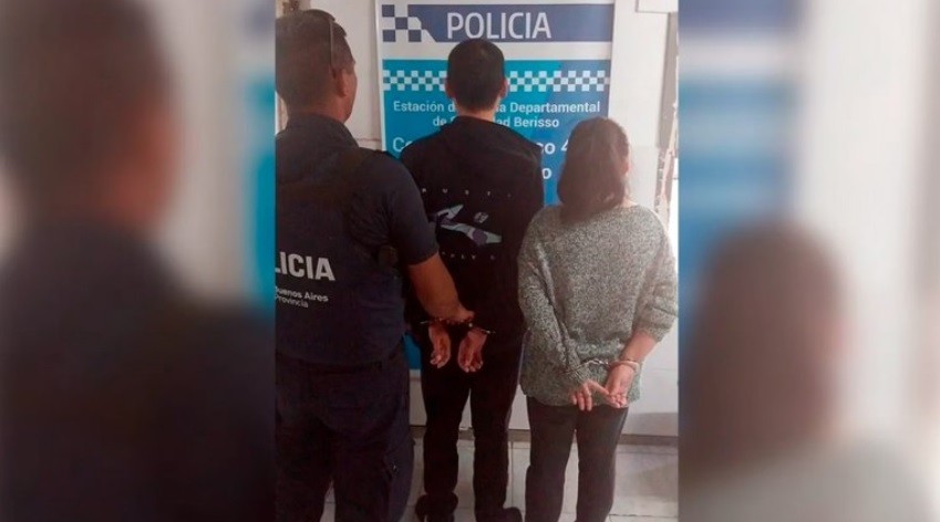 "Se estaba portando mal": pareja detenida por abandonar a su hijo en la calle | Actualidad