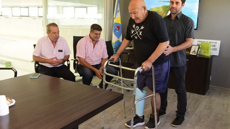 Una planta de reciclado realizó una prótesis para un abuelo amputado | Actualidad