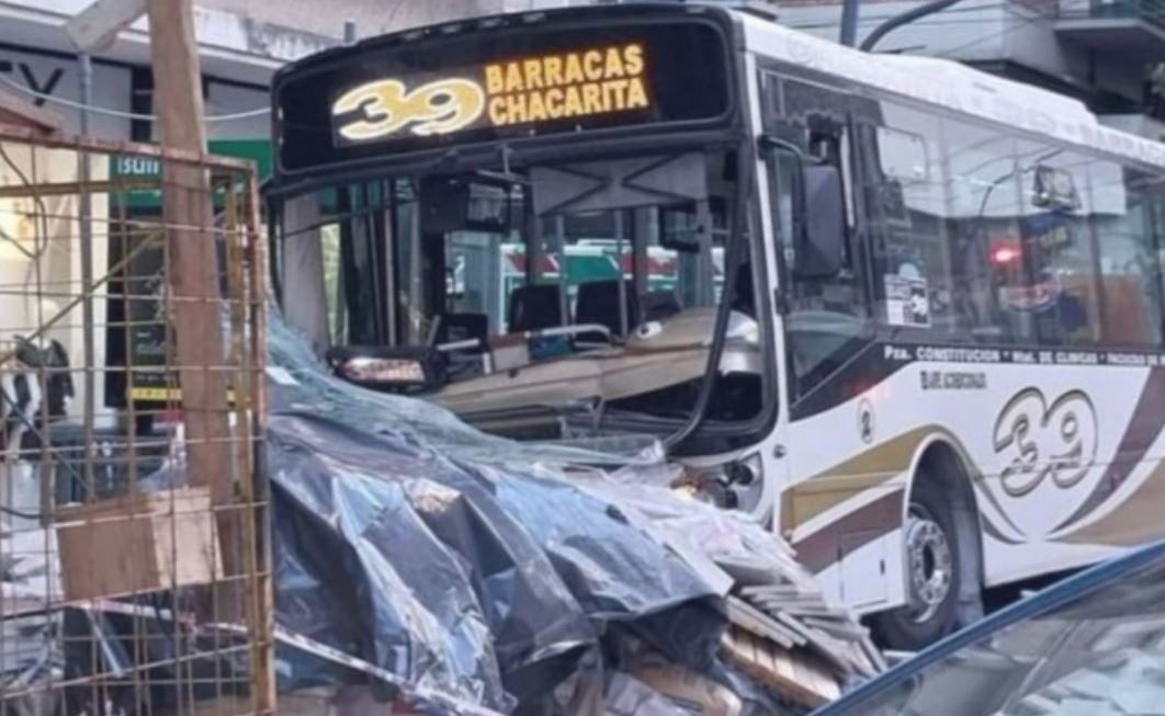 Inhabilitaron para conducir al chofer de la línea 39 que chocó en Palermo y que dio positivo por cocaína | Actualidad