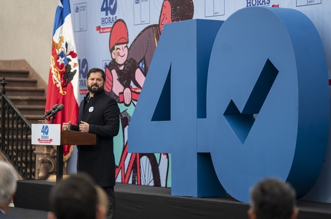 El Congreso de Chile reduce la jornada laboral a 40 horas semanales, una promesa de campaña de Boric | Internacionales