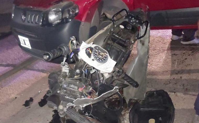 Tenía 17 años y se mató al chocar una moto robada contra un auto en Córdoba | Córdoba