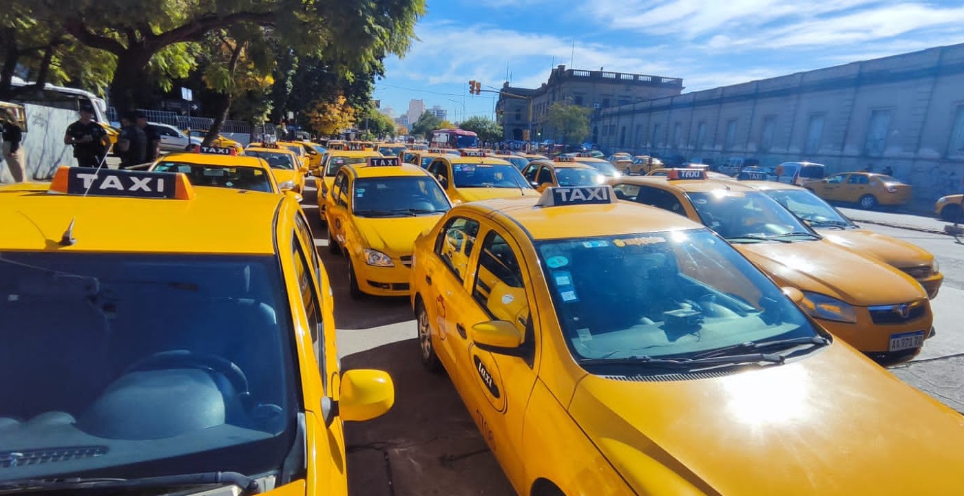 Córdoba: la Municipalidad garantiza que habrá servicio de taxis el martes 2 de mayo | Córdoba