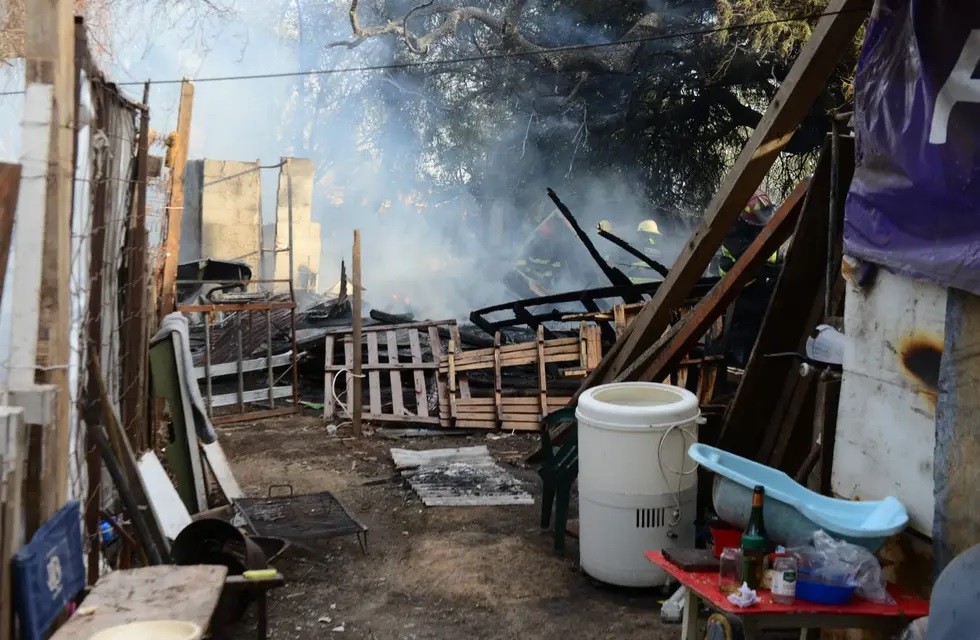 Vecinos de Córdoba rescatan a embarazada en medio de un incendio en barrio La Tablita | Córdoba