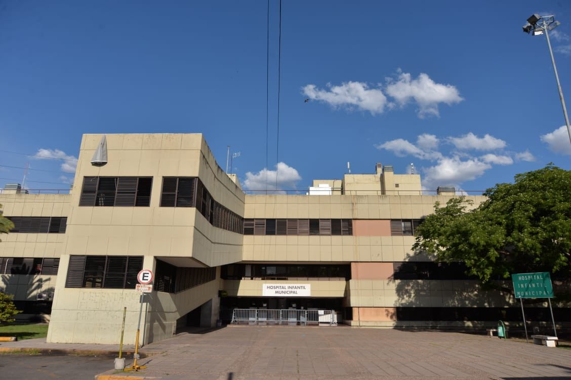 Adolescente de 15 años hospitalizado tras violento asalto cuando iba al colegio | Córdoba