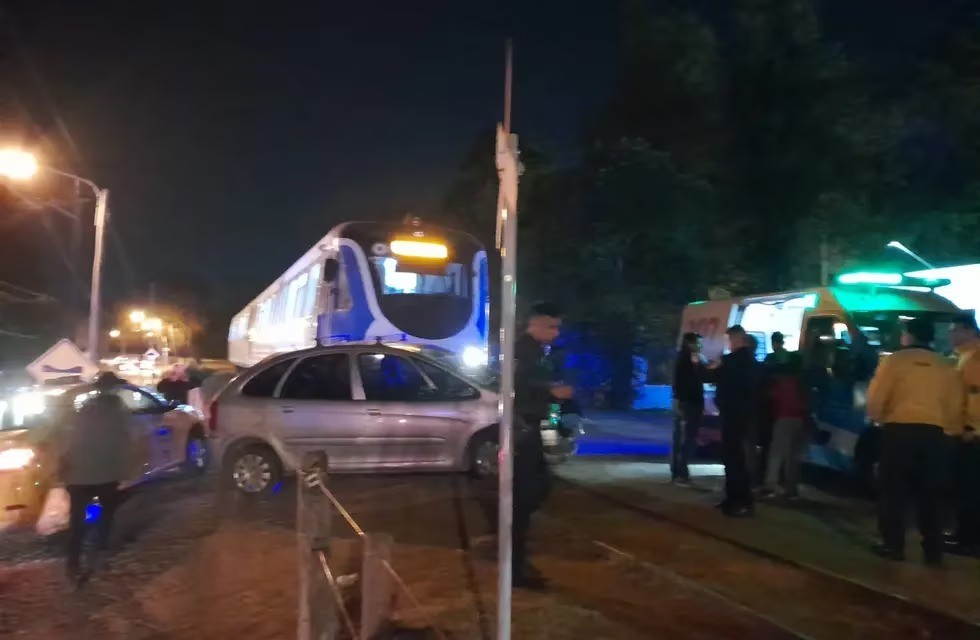 Un hombre y su pequeña hija salvaron si vida de milagro tras ser arrollados por el tren | Córdoba