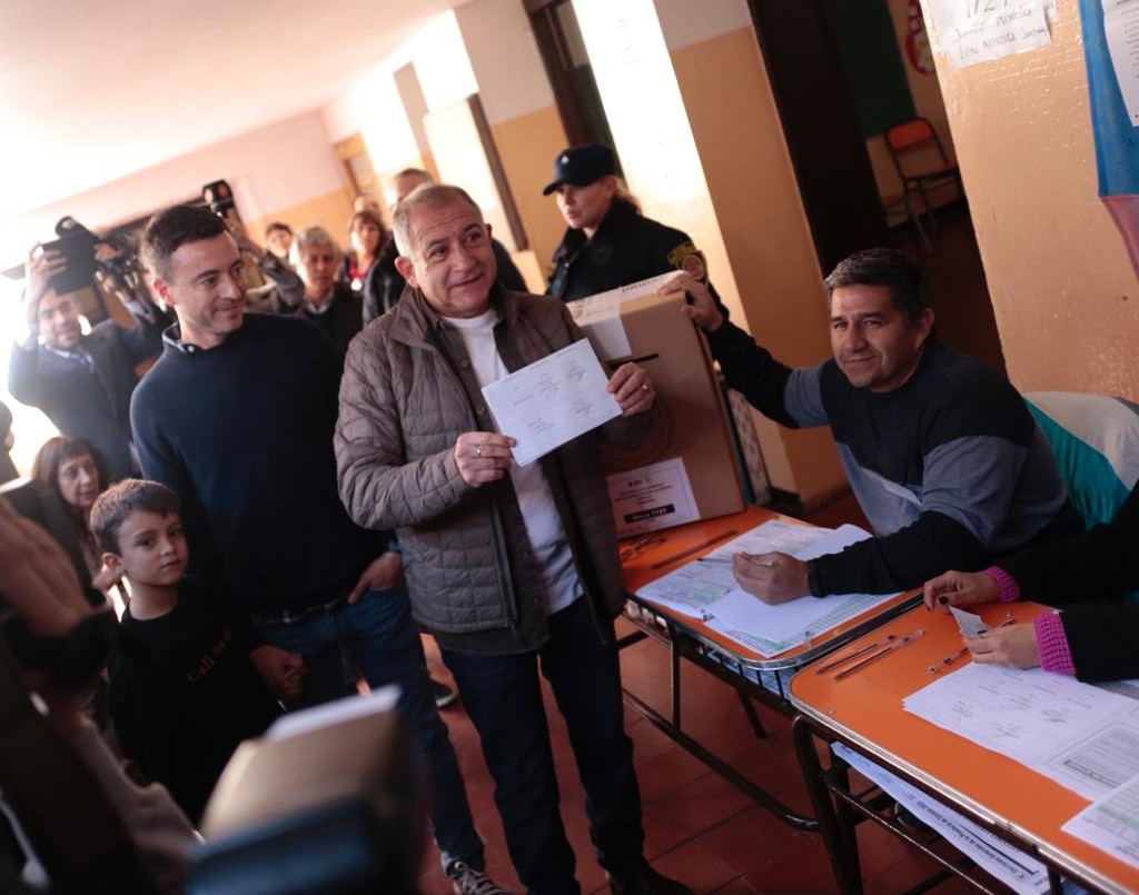 Luis Juez ya depositò su voto en las urnas | Elecciones 2023