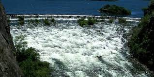 Video: rescataron con vida a un abuelo que cayó al dique Embalse de Rio Tercero | Córdoba