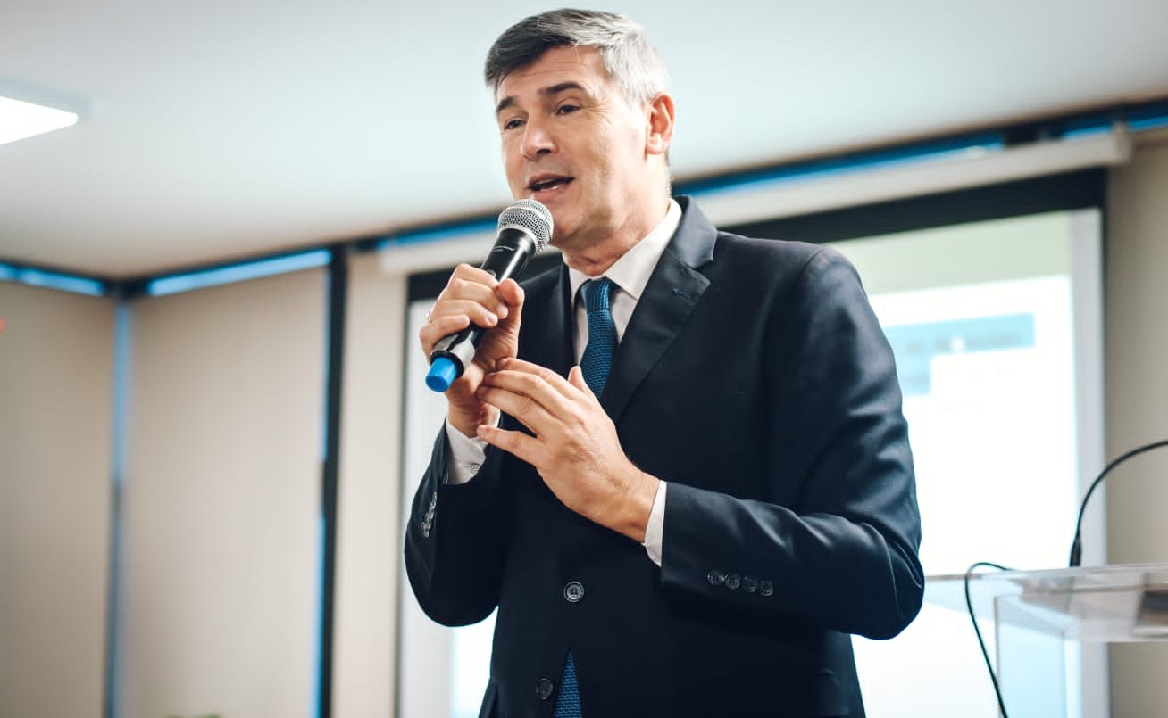 Passerini: “La salud es un derecho, pero tenemos que asegurar que sea de calidad”, el candidato a intendente presentó el pacto sanitario | Córdoba