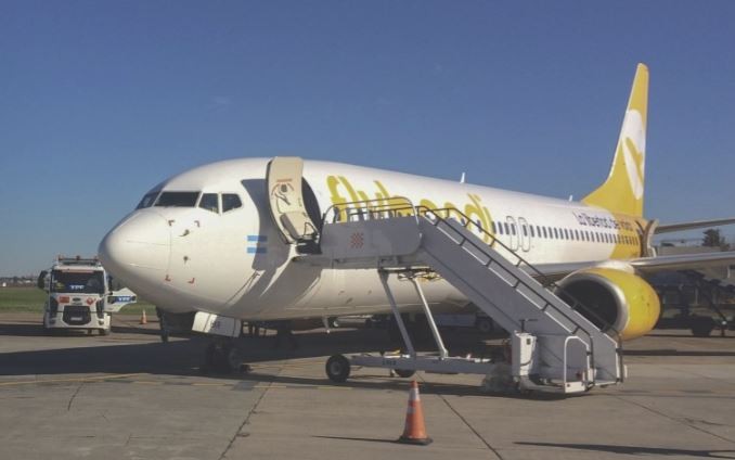 Advierten que las dificultades para acceder a dólares ponen en riesgo el funcionamiento de 60 aviones en el país | Actualidad