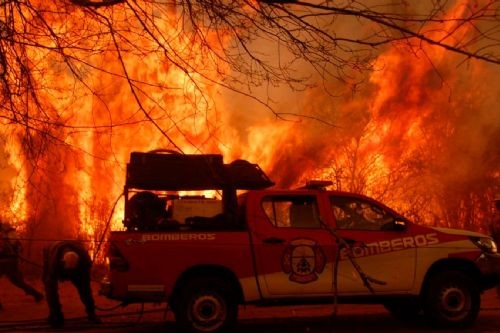 Les robaron a los bomberos mientras intentaban apagar el fuego en el Uritorco | Córdoba