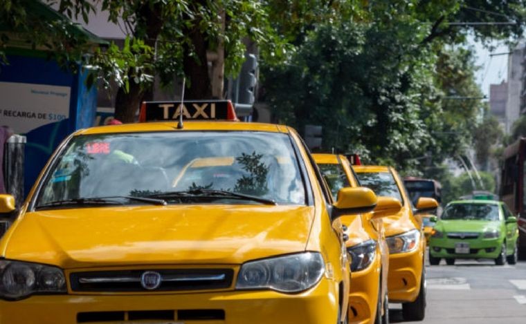 Choferes de taxis y remises deberán capacitarse en la Ley Micaela | Córdoba