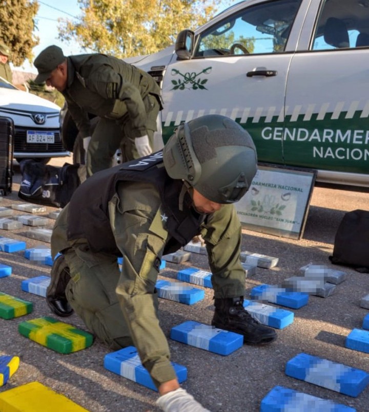 Viajaban a Córdoba con más de 75 kilos de cocaína en el auto y quisieron coimear a gendarmes | Córdoba