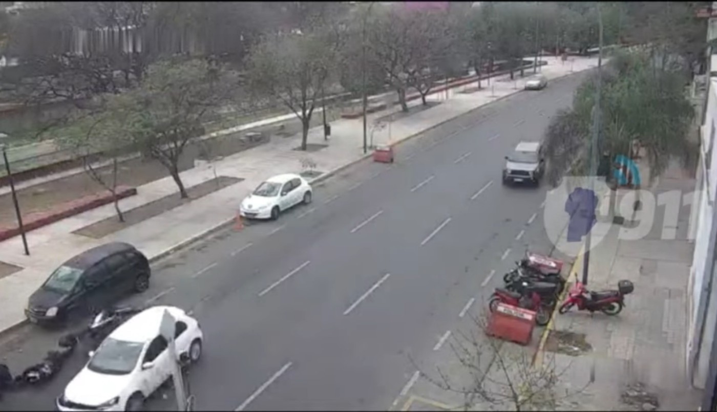 Impactante video: atropellaron a dos policías motorizados en la Costanera | Córdoba