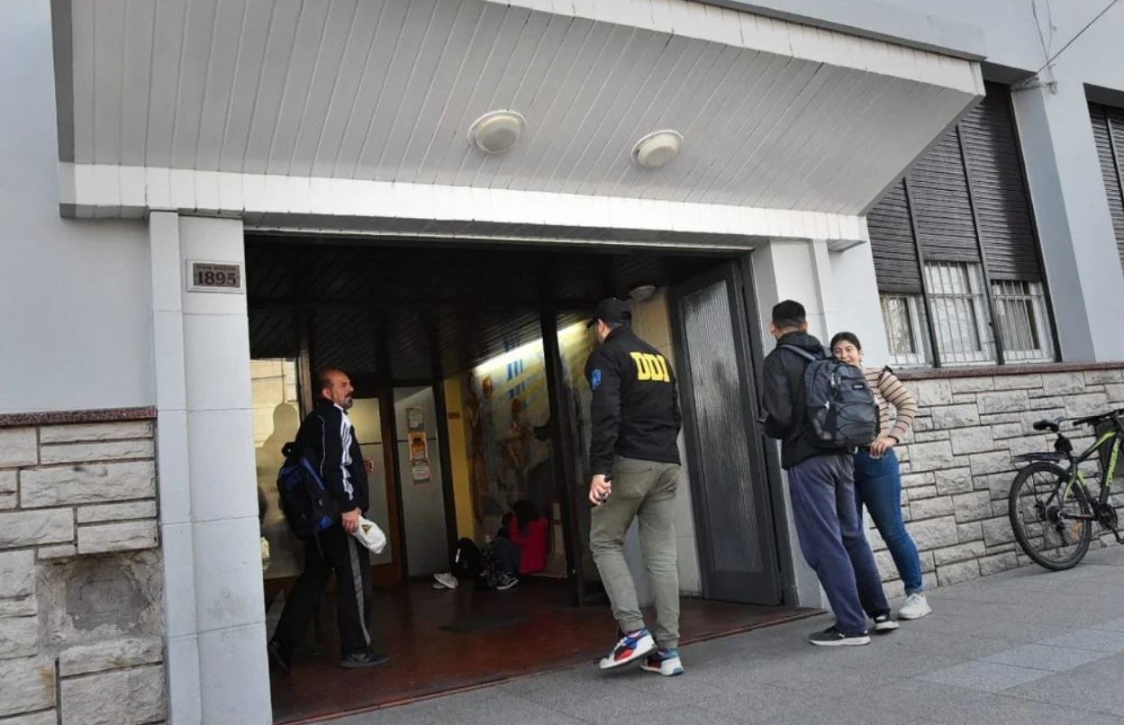 Armó una bomba por un desafío de TikTok, la detonó en su colegio y dejó sorda a una alumna: fue condenado | Actualidad