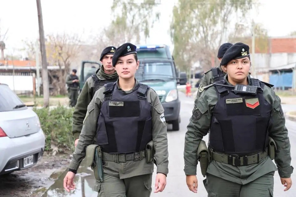 Gendarmería logró hallar con scaner un cargamento de cocaína dentro de un equipaje | Córdoba