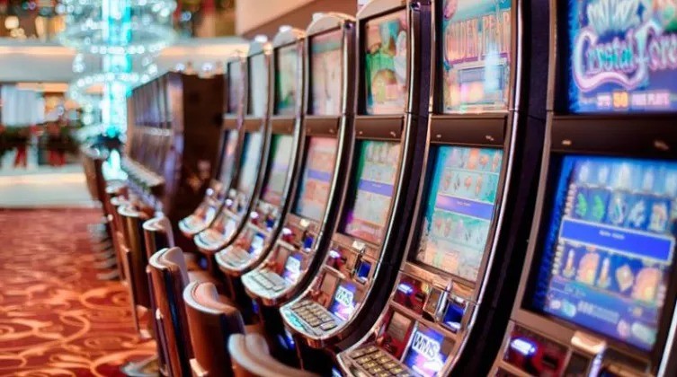 Momento de furia: pateó las máquinas, e insultó y fue detenido en el casino de Carlos Paz | Córdoba