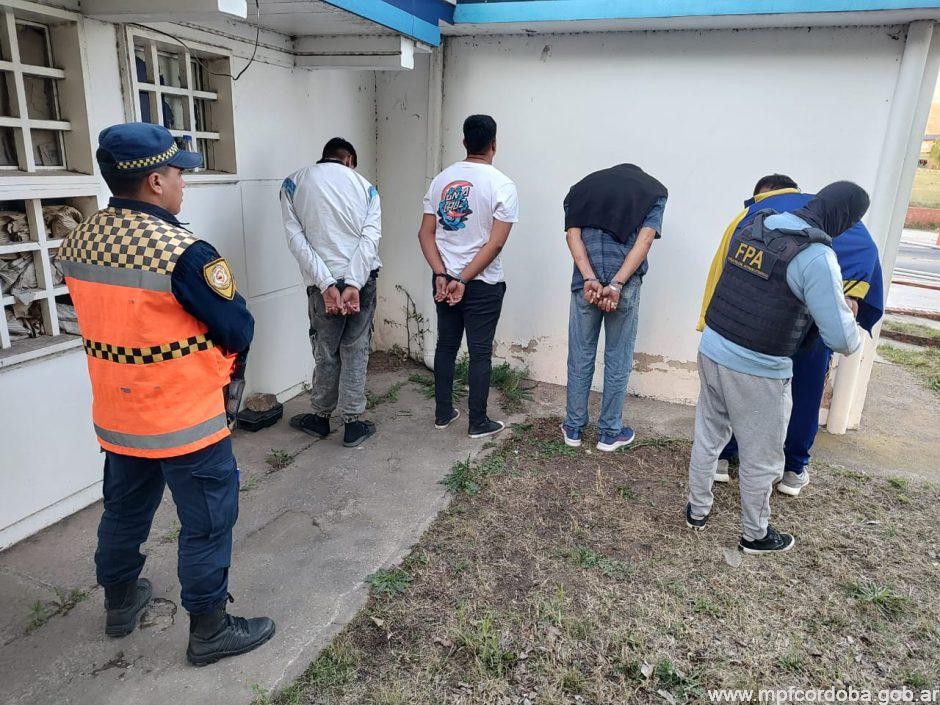 Cruz del Eje: detuvieron a cuatro personas que intentaban vender droga en Villa Giardino | Córdoba