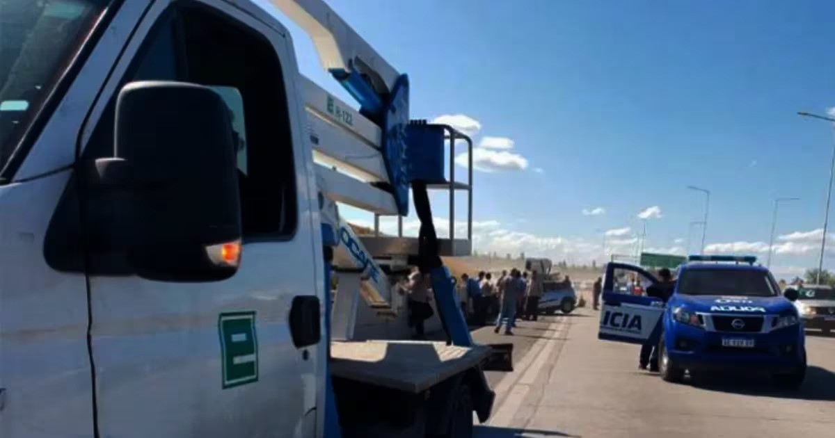 Apedrearon un camión de Epec y asaltaron a los trabajadores | Córdoba