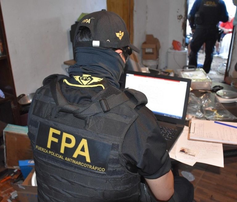 Tres detenidos y secuestro de droga en barrio Urquiza y Villa Siburu | Córdoba