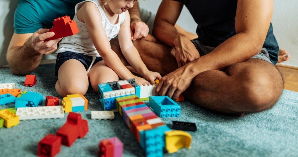 Declaran a integrantes de matrimonio igualitario padres de niña nacida por reproducción asistida | Córdoba