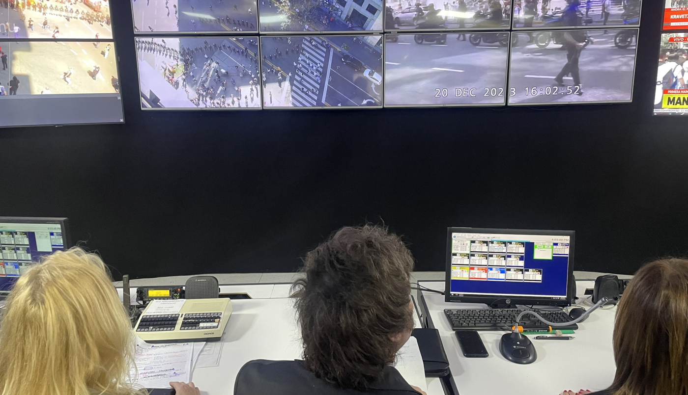 Milei supervisa operativo de seguridad desde el Departamento Central de Policía | Actualidad