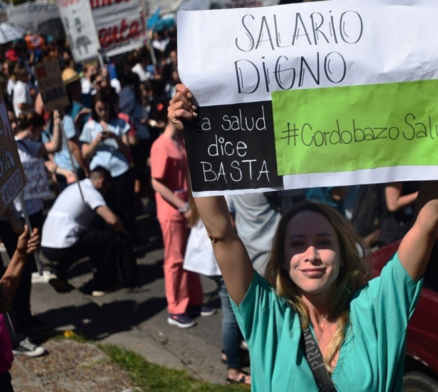 Atención resentida en hospitales públicos y otras dependencias por la protesta de estatales | Córdoba