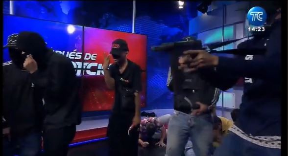 VIDEO: una banda armada tomó un canal de televisión en Ecuador y secuestró a empleados | Internacionales